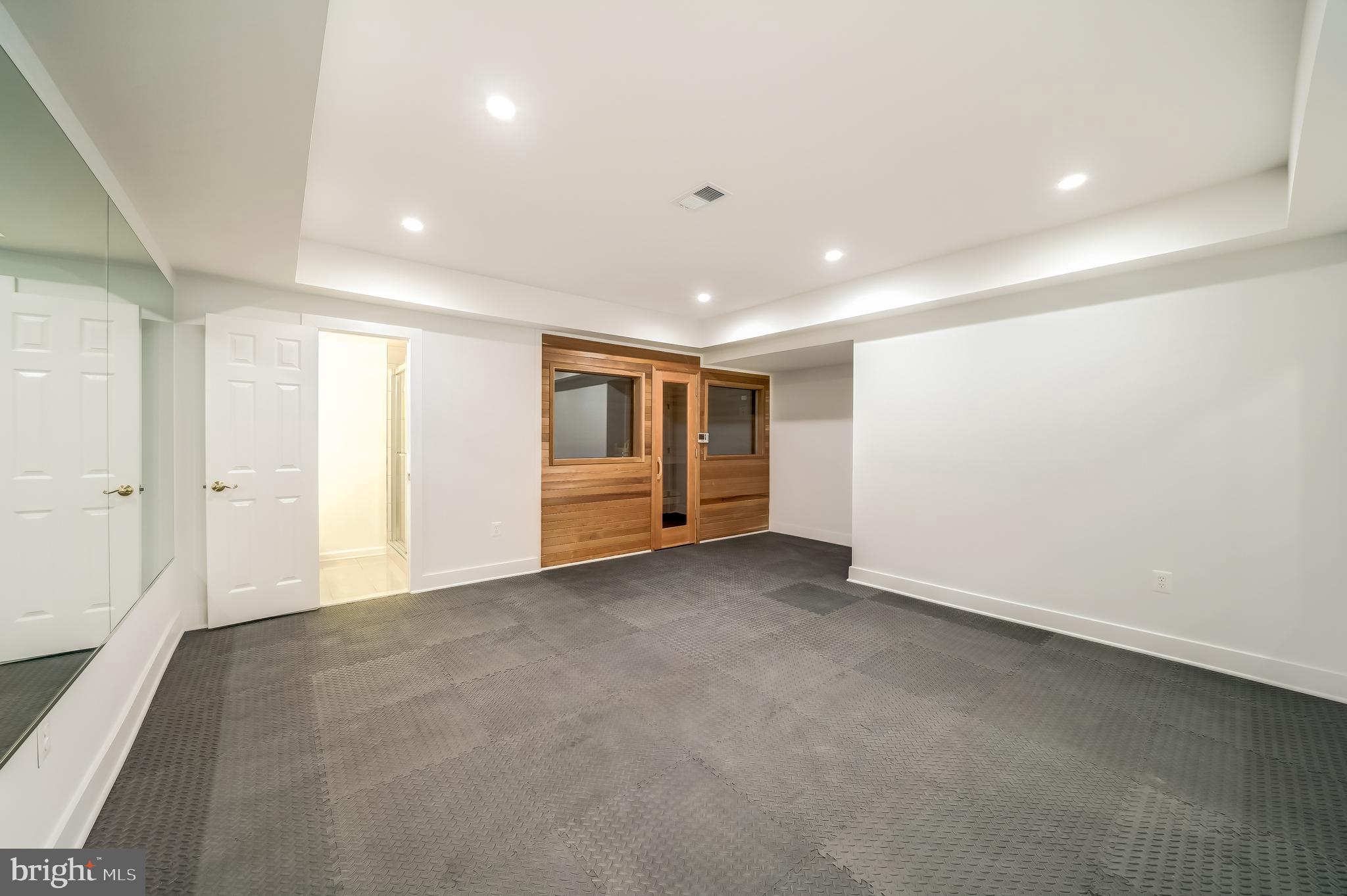 D EVEREUX WEST - Residential