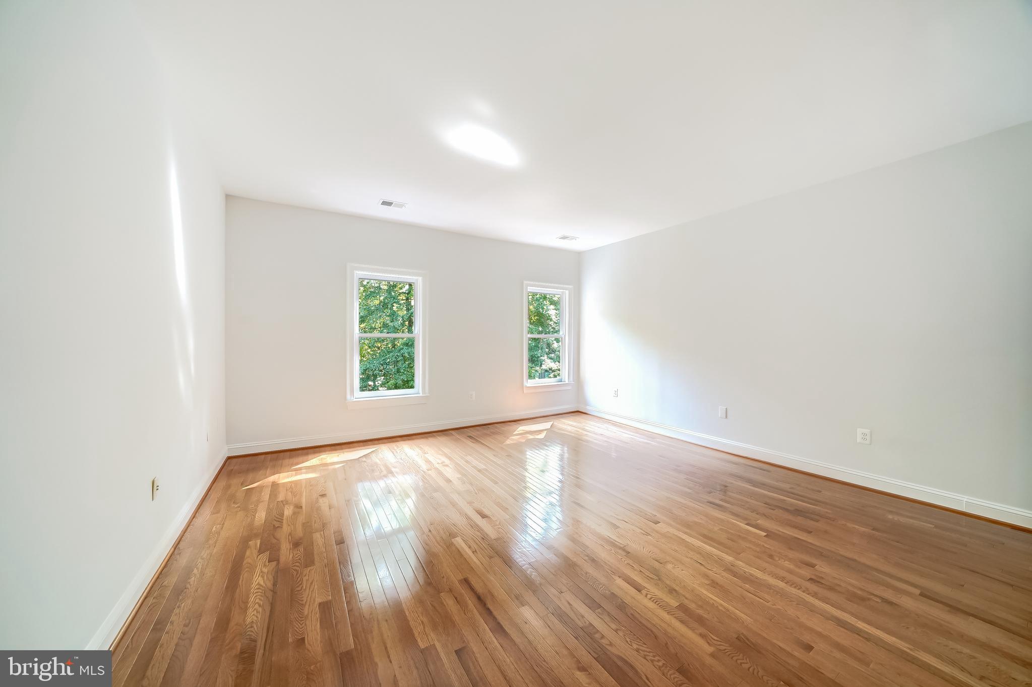 D EVEREUX WEST - Residential