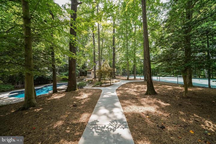 D EVEREUX WEST - Residential