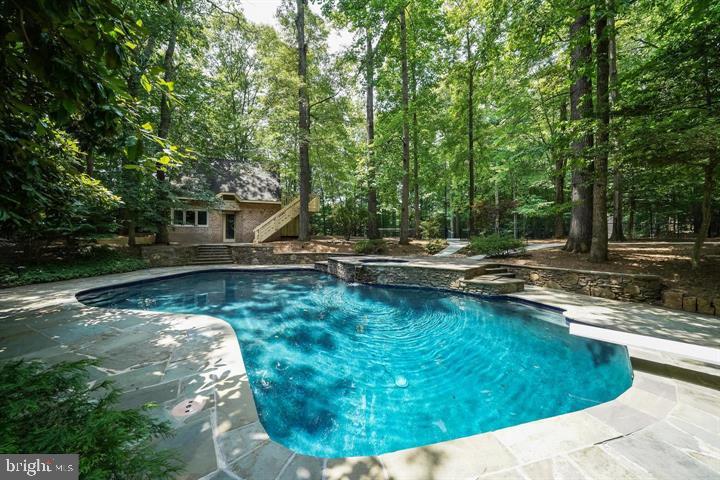 D EVEREUX WEST - Residential