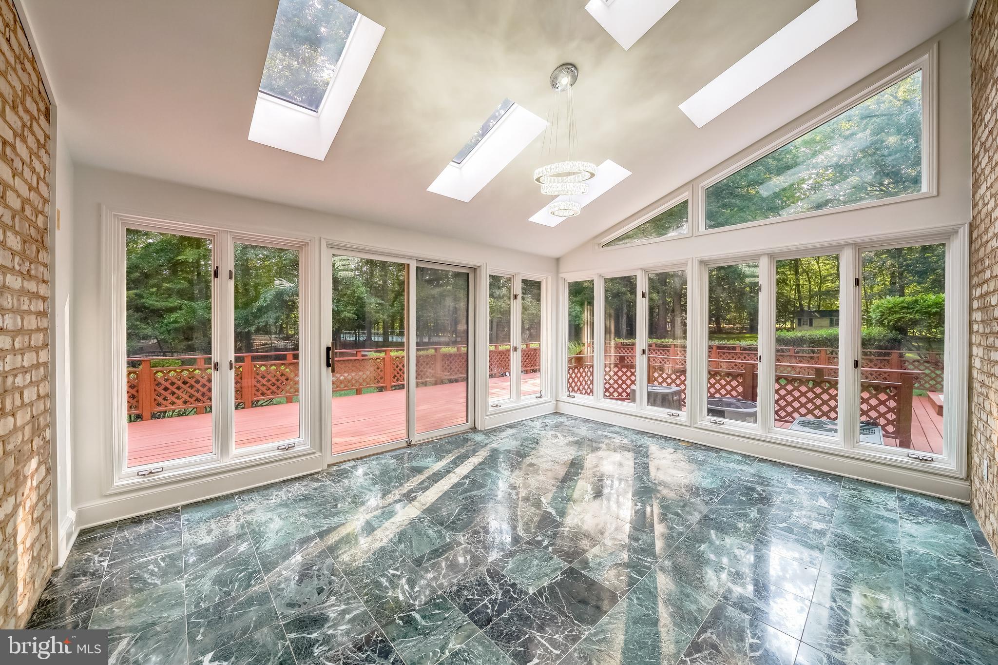 D EVEREUX WEST - Residential