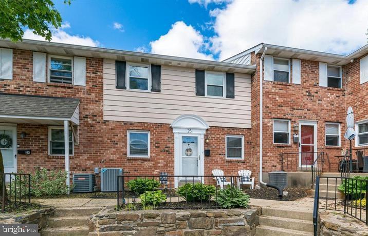 COLONIAL MEWS - Residential Lease