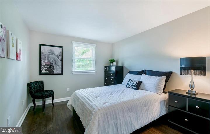 COLONIAL MEWS - Residential Lease