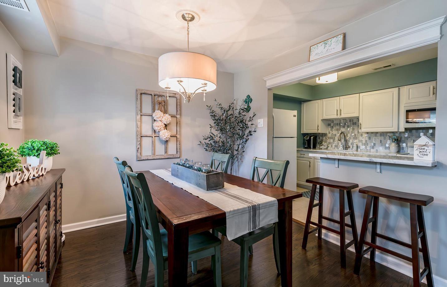 COLONIAL MEWS - Residential Lease