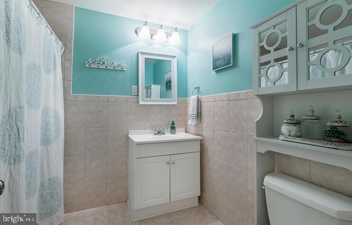 COLONIAL MEWS - Residential Lease