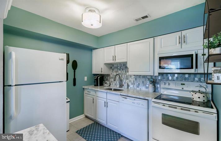 COLONIAL MEWS - Residential Lease