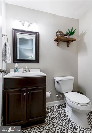 COLONIAL MEWS - Residential Lease