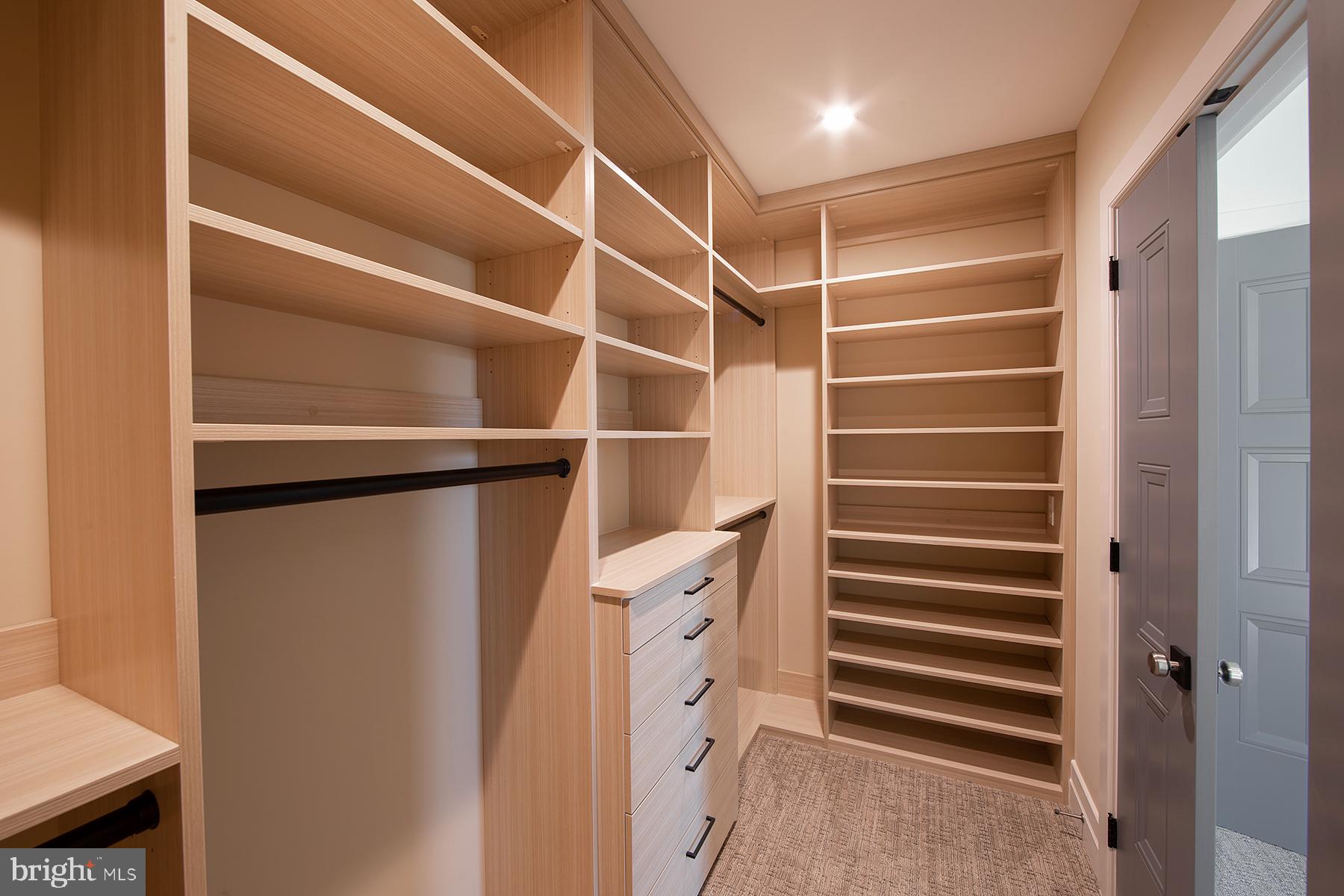 WAYNEFIELD - Residential