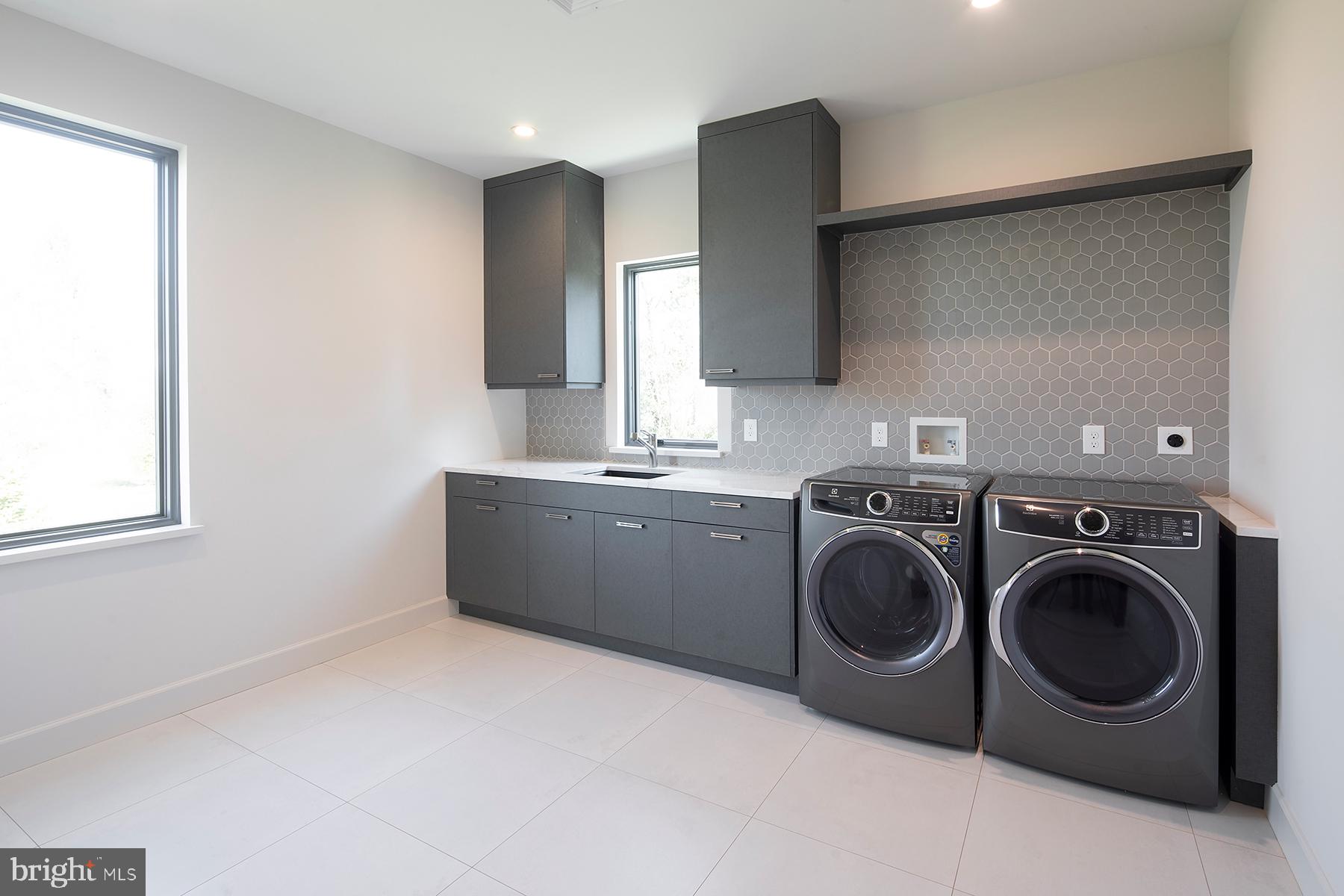 WAYNEFIELD - Residential