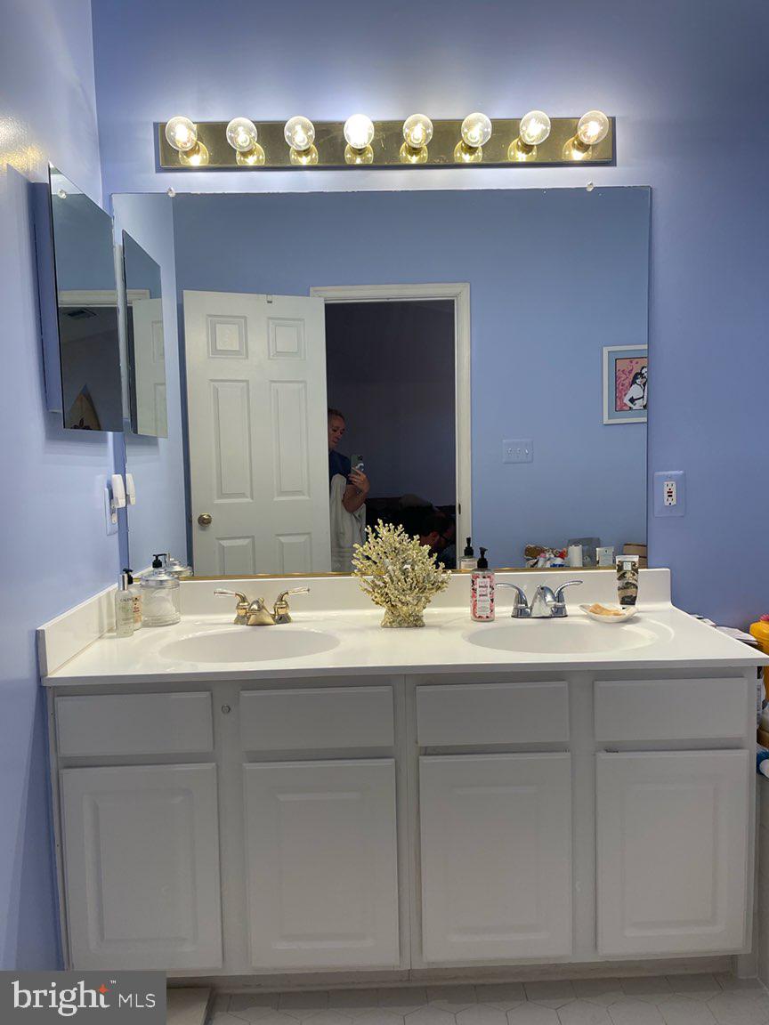 MCNAIR FARMS LANDBAY - Residential Lease