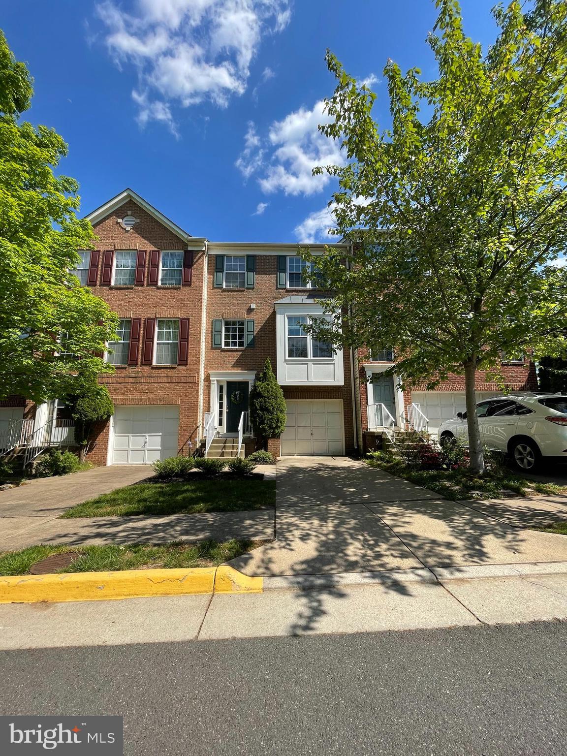 MCNAIR FARMS LANDBAY - Residential Lease