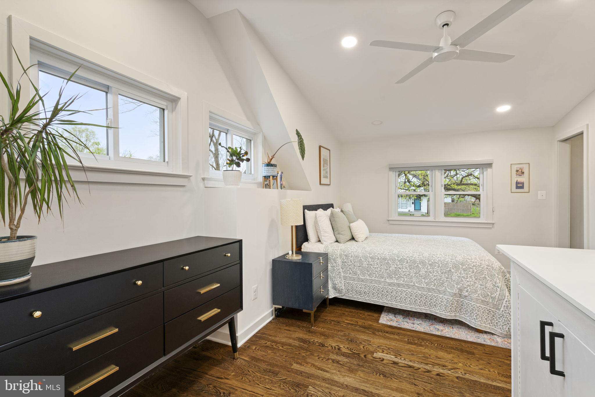 BUCKNELL MANOR - Residential