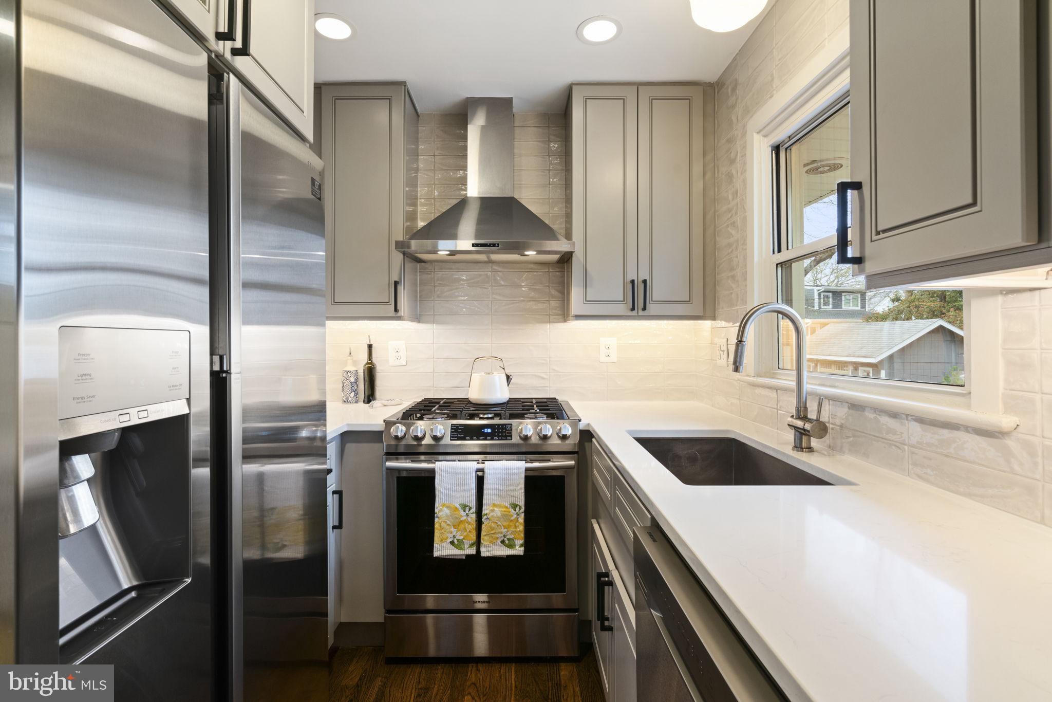 BUCKNELL MANOR - Residential