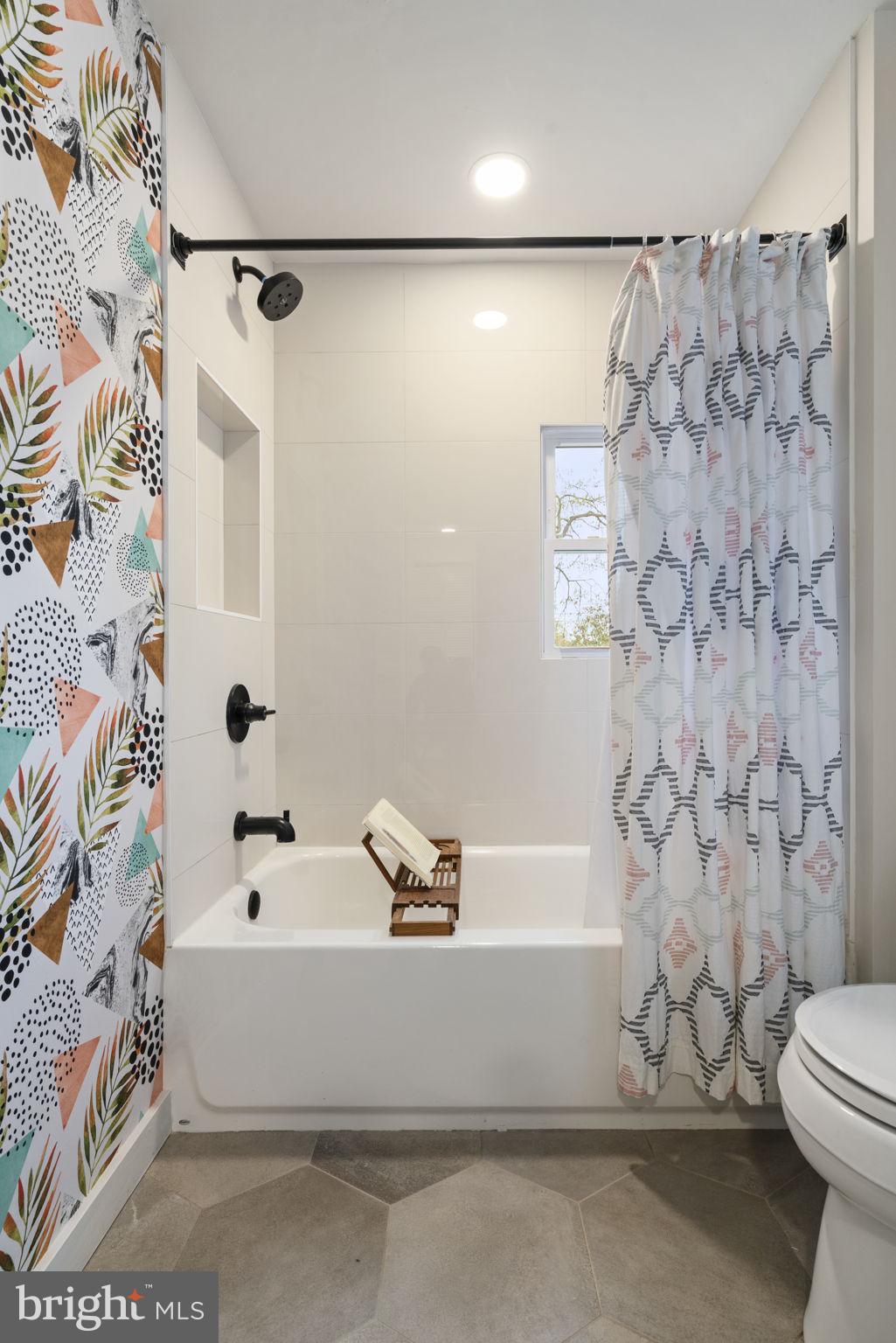 BUCKNELL MANOR - Residential