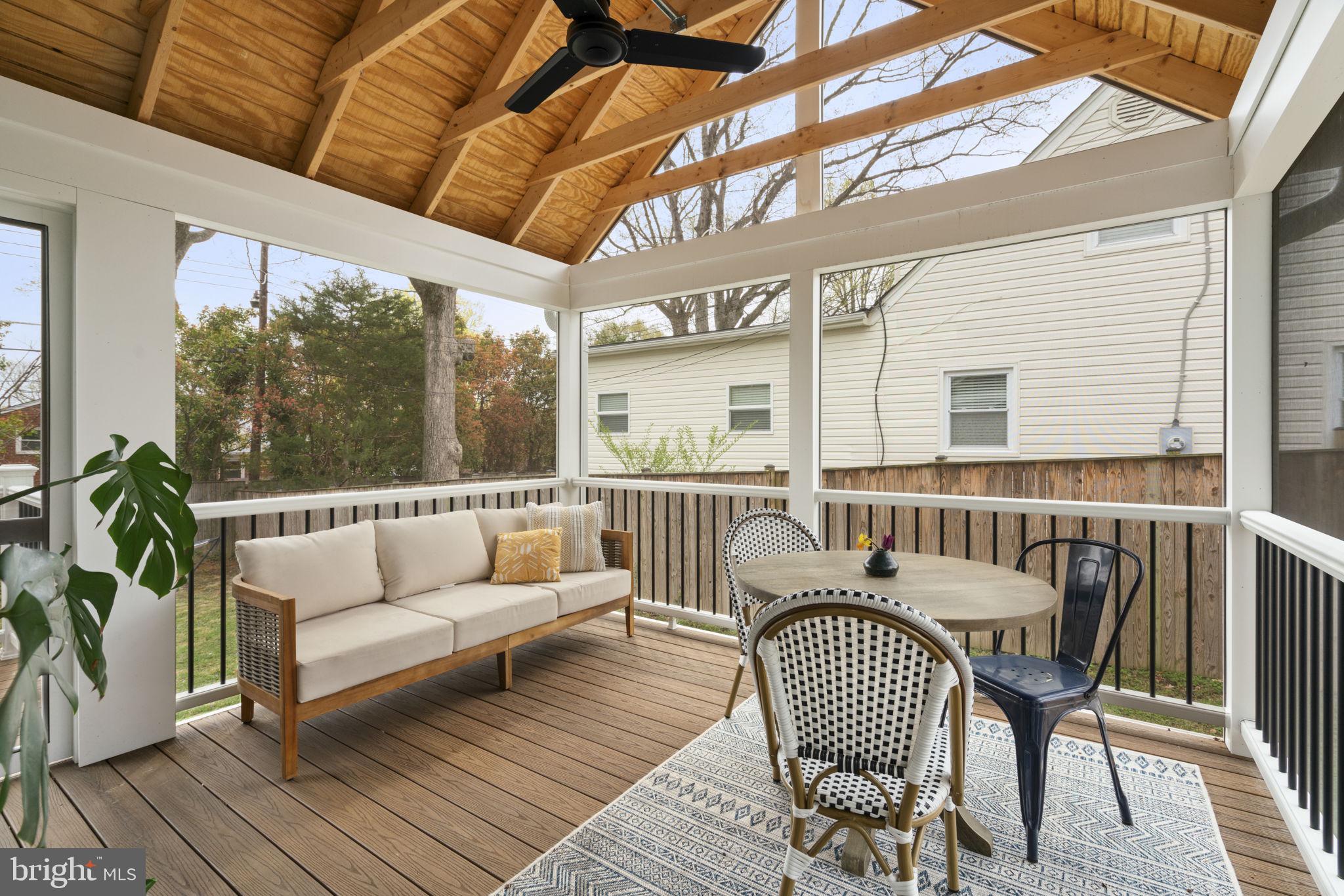 BUCKNELL MANOR - Residential