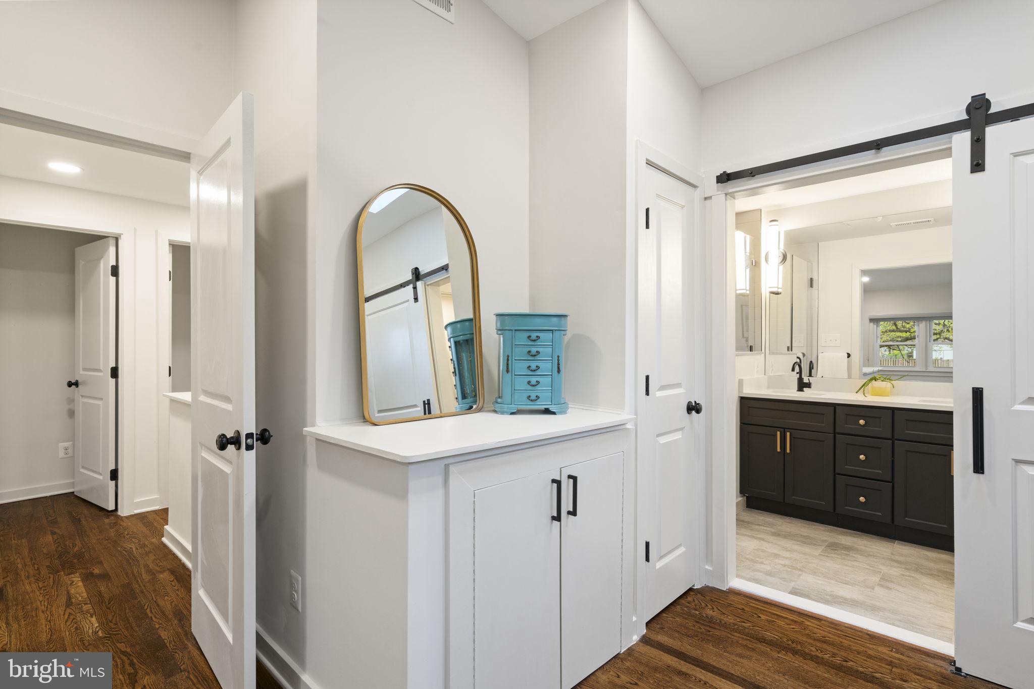 BUCKNELL MANOR - Residential