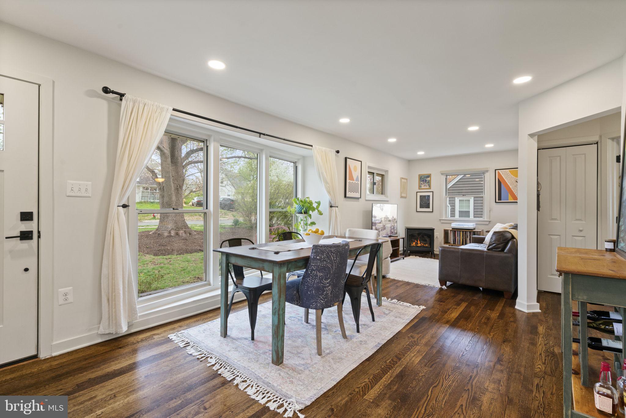 BUCKNELL MANOR - Residential