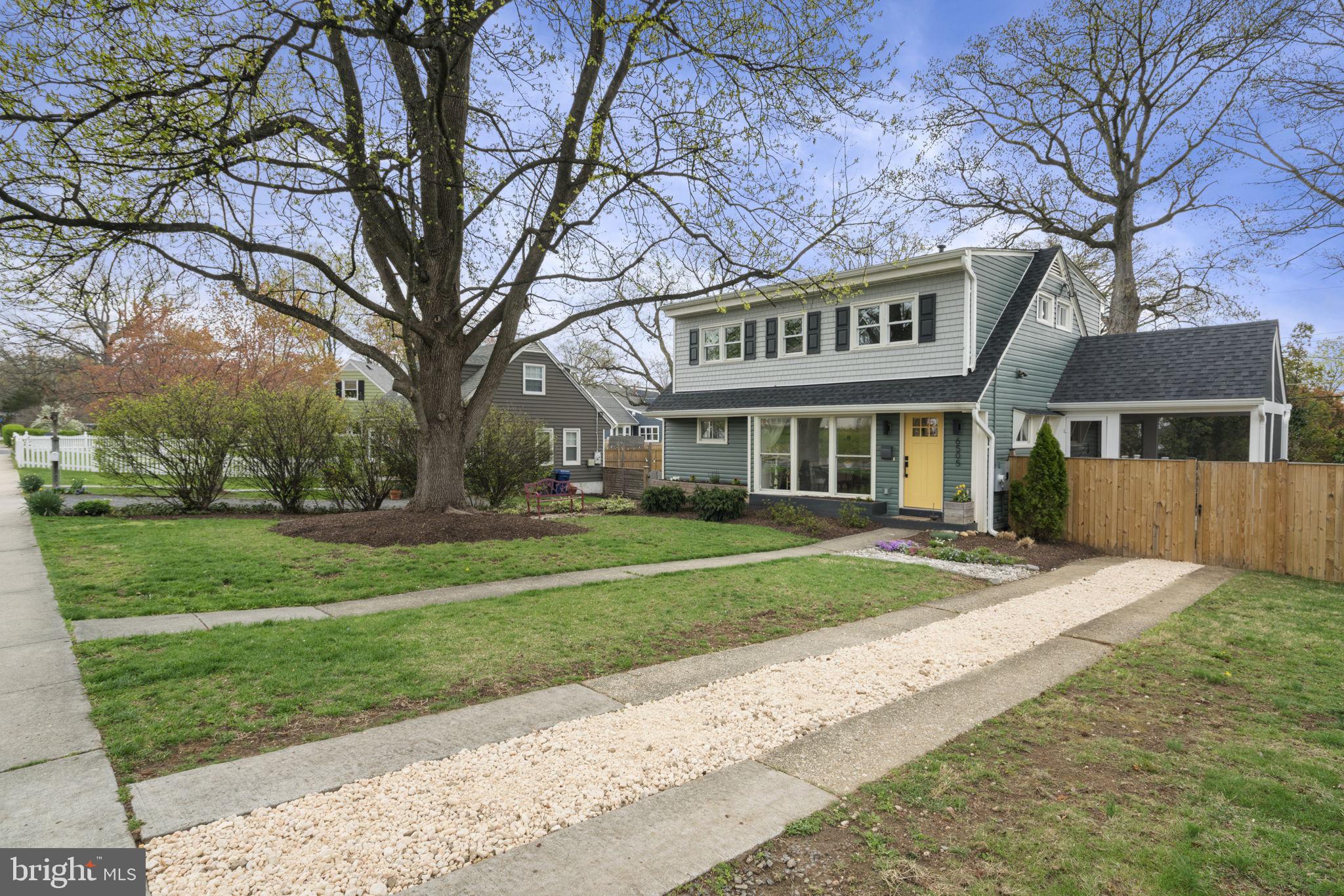 BUCKNELL MANOR - Residential