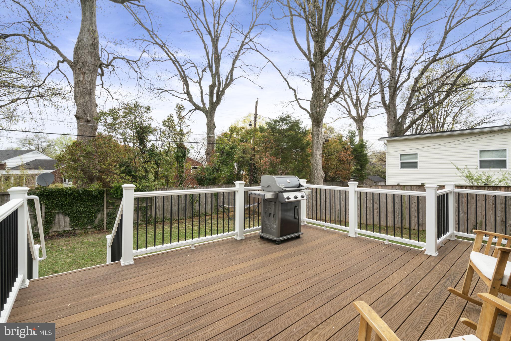 BUCKNELL MANOR - Residential