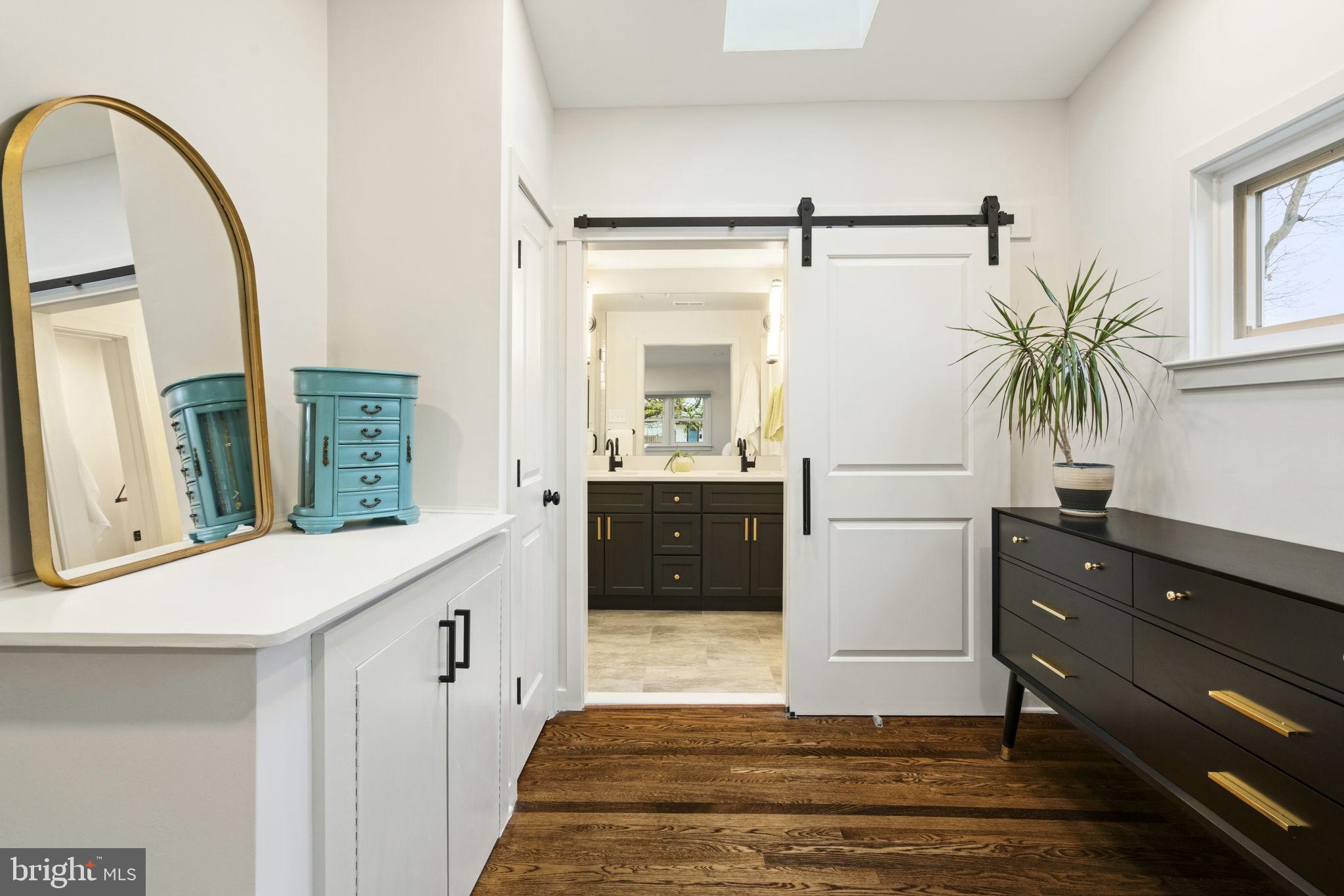 BUCKNELL MANOR - Residential