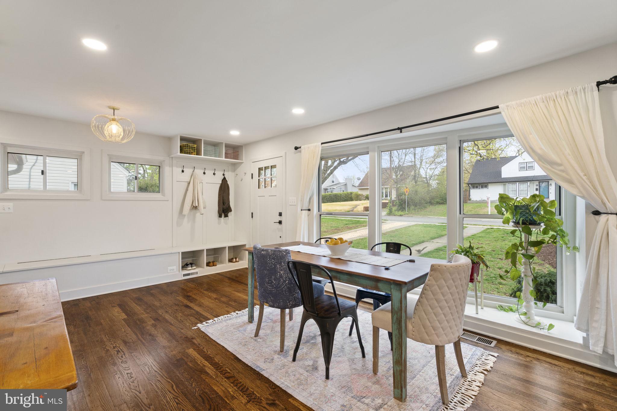 BUCKNELL MANOR - Residential