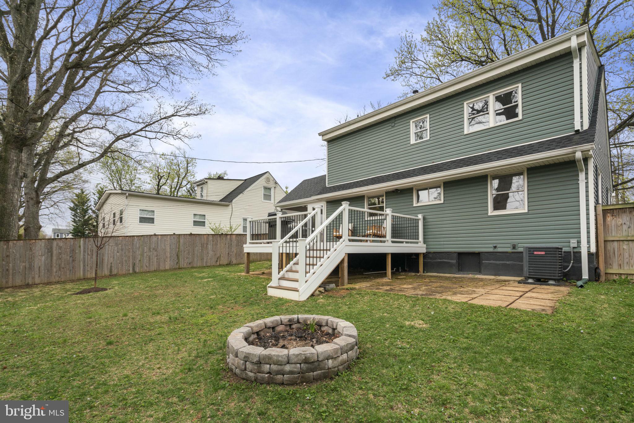 BUCKNELL MANOR - Residential