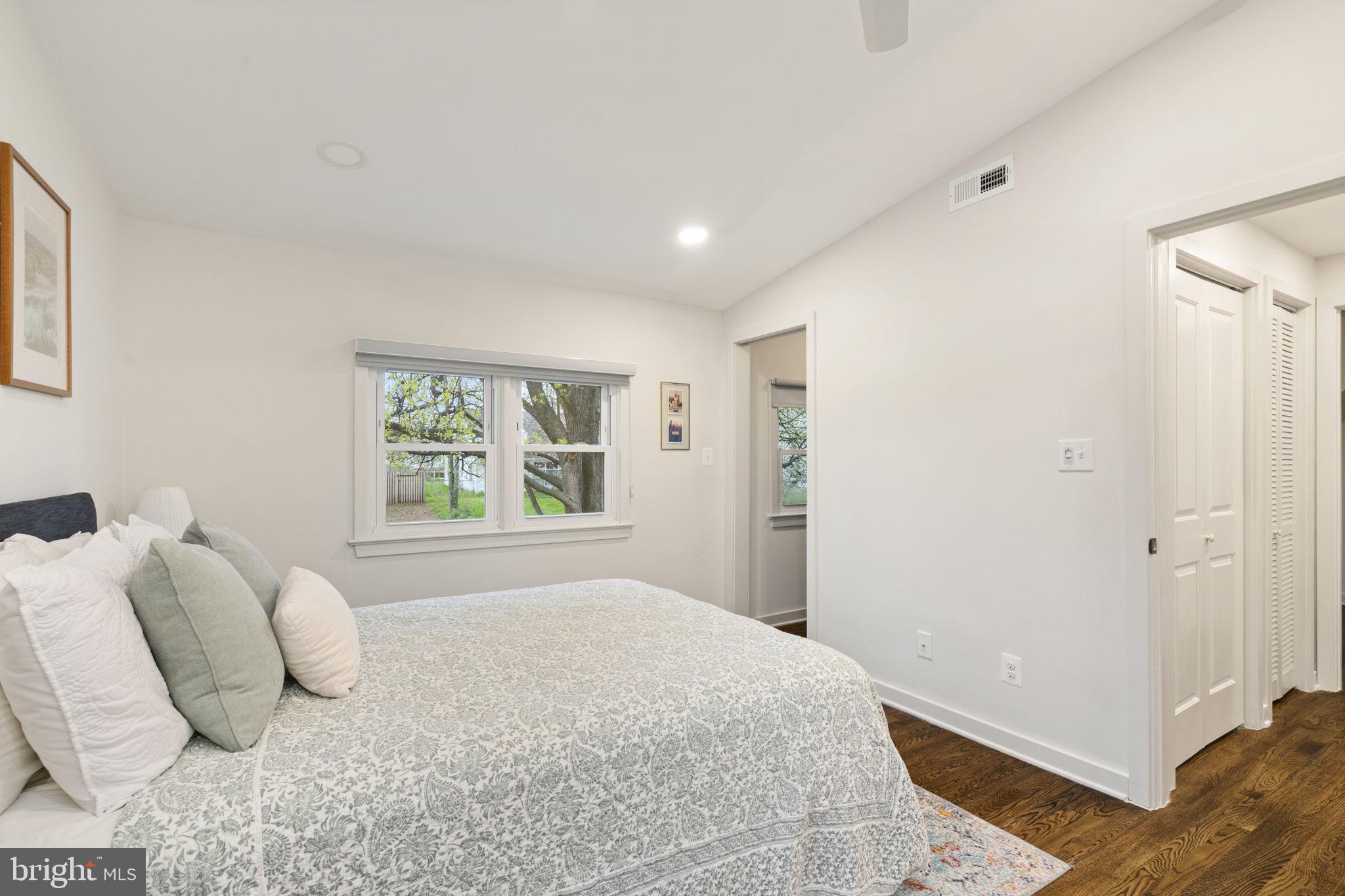 BUCKNELL MANOR - Residential