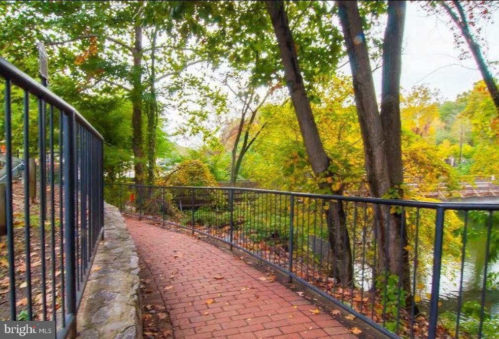 OCCOQUAN POINTE CONDO - Residential