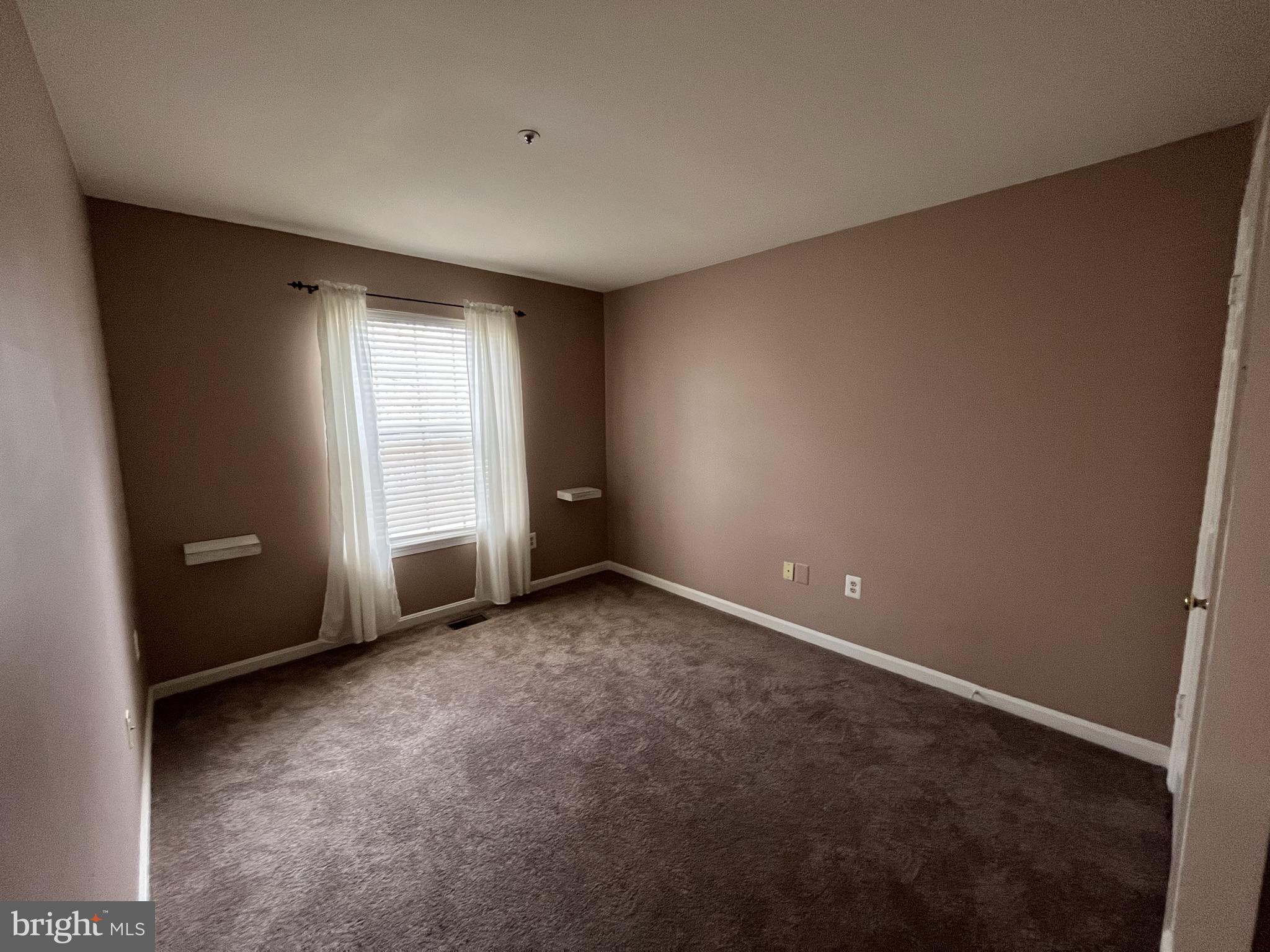 OCCOQUAN POINTE CONDO - Residential