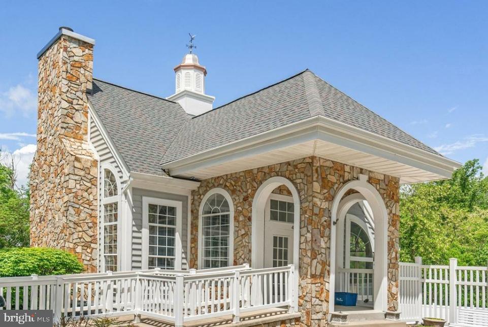 OCCOQUAN POINTE CONDO - Residential