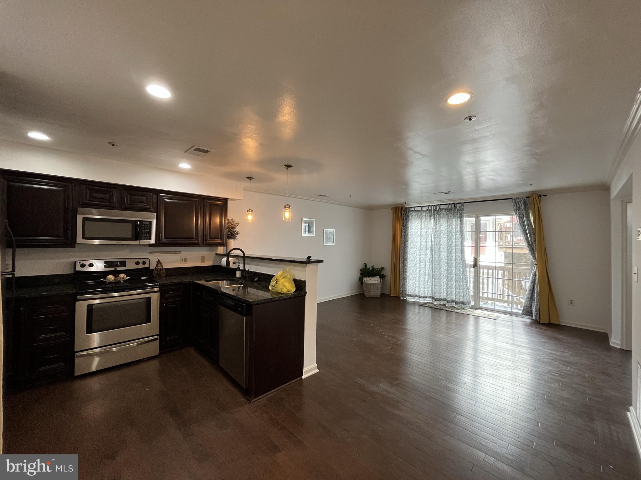 OCCOQUAN POINTE CONDO - Residential