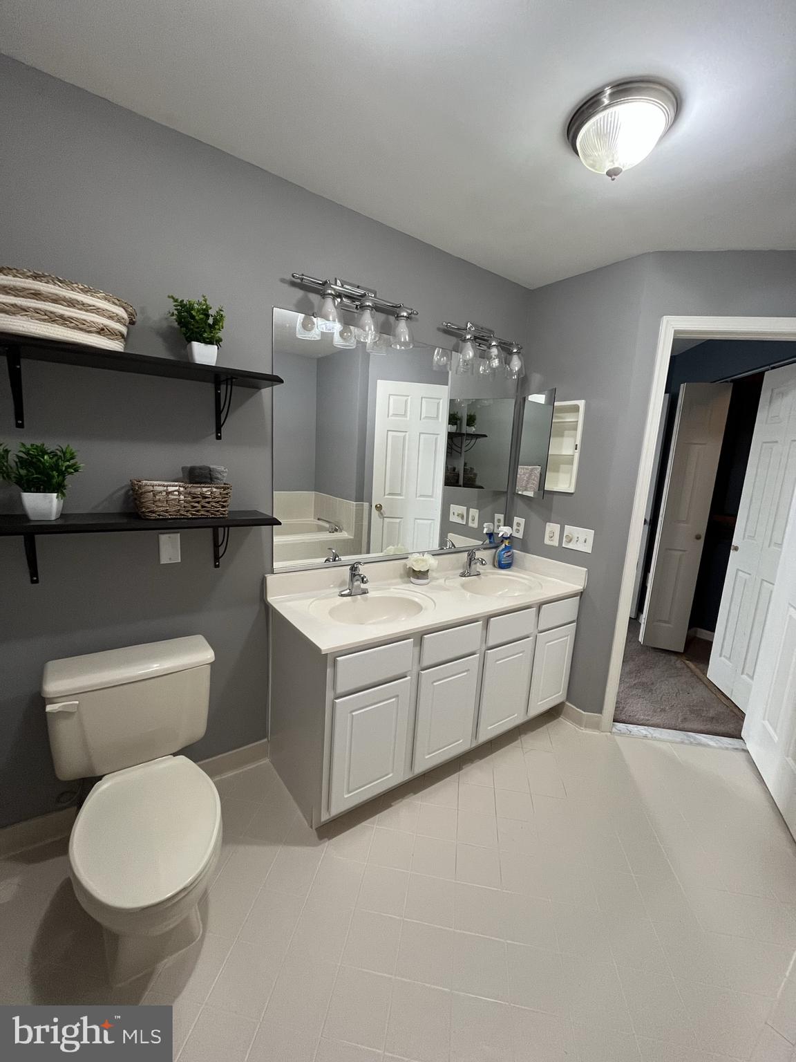 OCCOQUAN POINTE CONDO - Residential