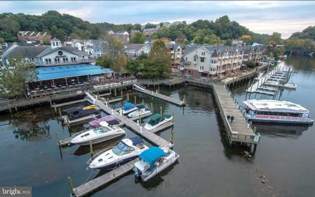 OCCOQUAN POINTE CONDO - Residential