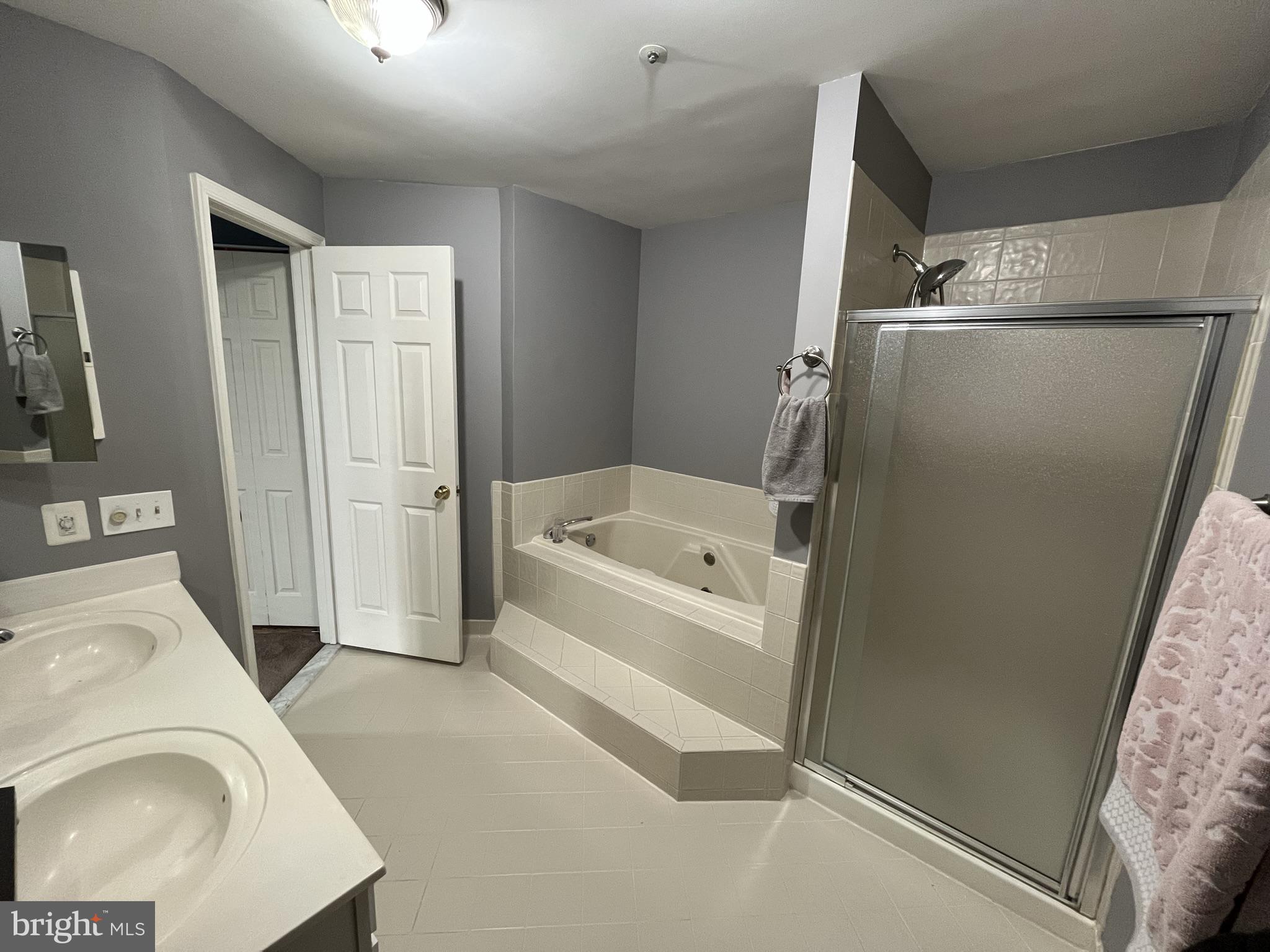 OCCOQUAN POINTE CONDO - Residential