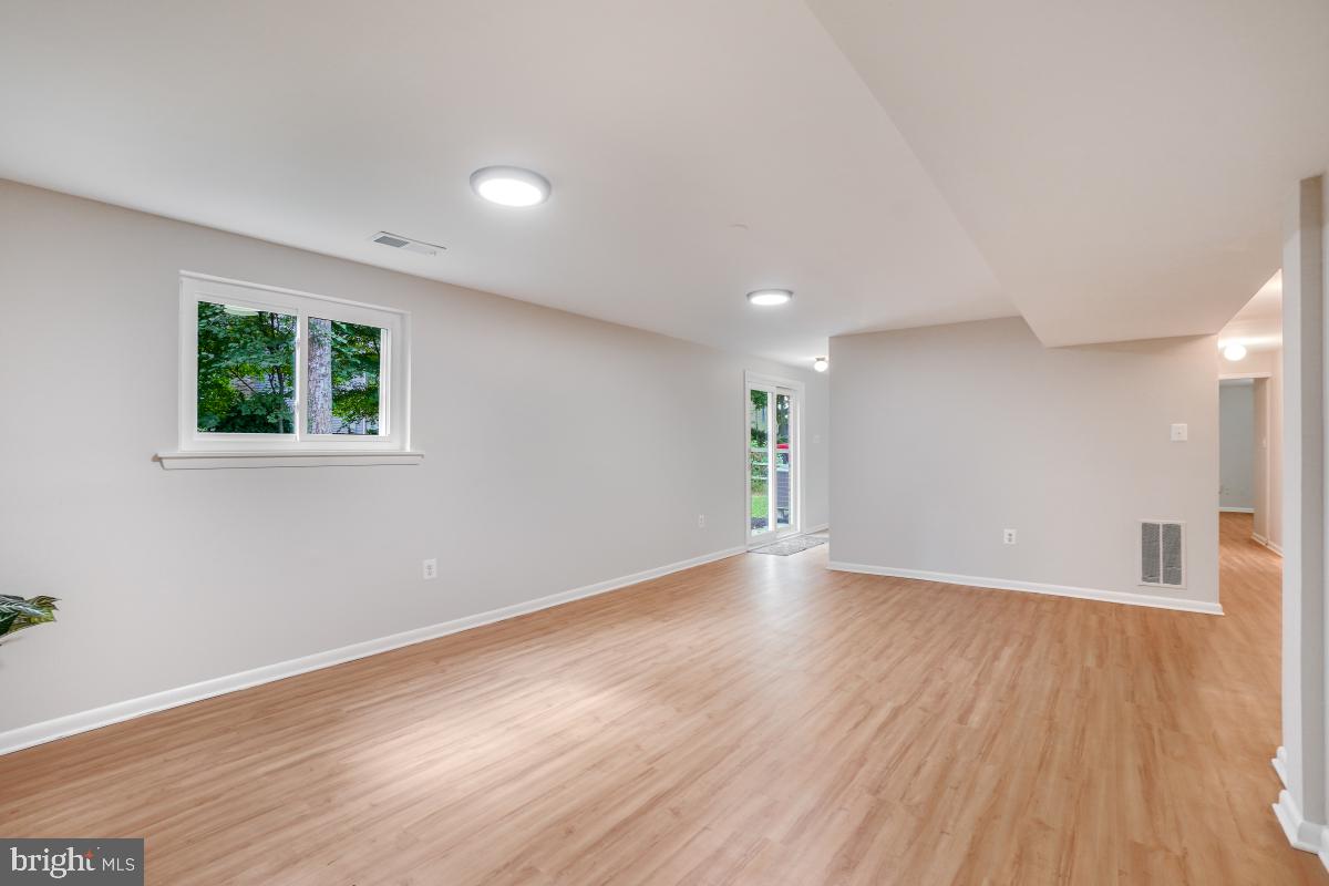 BROOKEVILLE KNOLLS - Residential