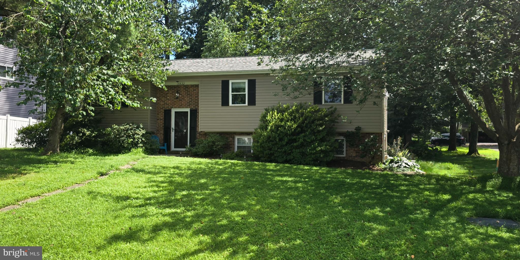 Welcome Home! Nestled in a highly sought-after neighborhood, this beautifully maintained home offers the perfect blend of comfort, convenience, and community. Just steps from the pool, playgrounds, top-rated schools, and scenic parks, everything you need is right at your fingertips. Upgrades, include a modern open kitchen, fresh paint, updated roof, and more. The main level boasts stunning hardwood floors and a bright, inviting layout. move-in ready! Must-See Home, don’t miss the chance to make this exceptional property yours.