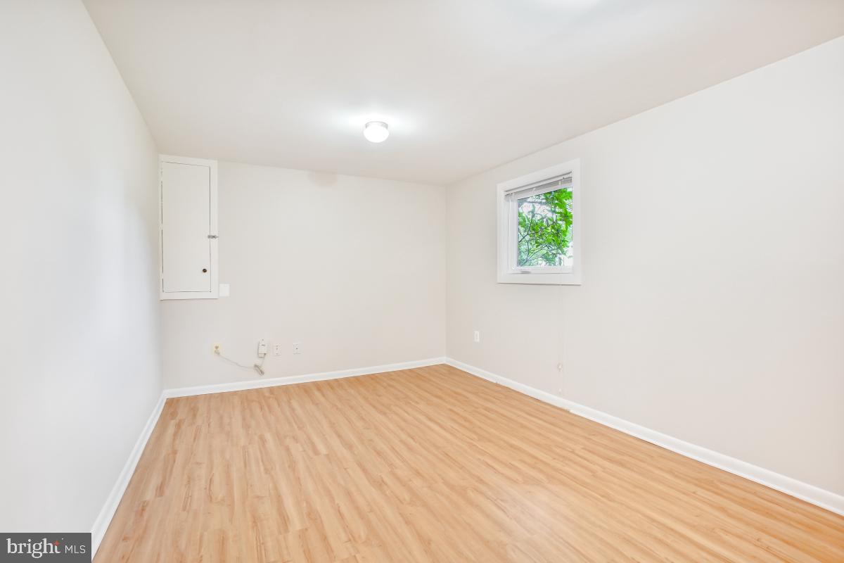 BROOKEVILLE KNOLLS - Residential