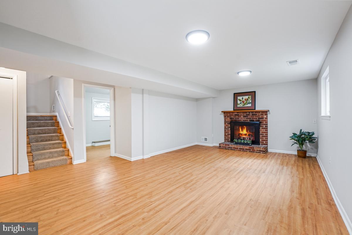 BROOKEVILLE KNOLLS - Residential