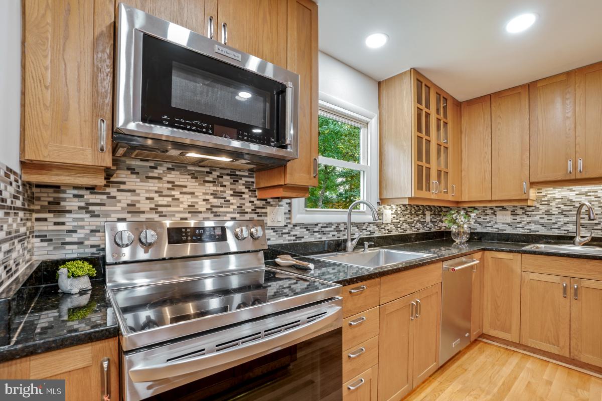 BROOKEVILLE KNOLLS - Residential