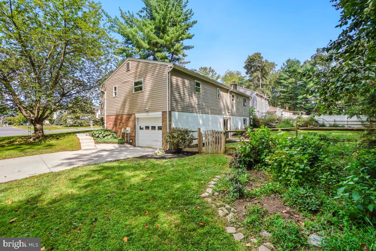 BROOKEVILLE KNOLLS - Residential