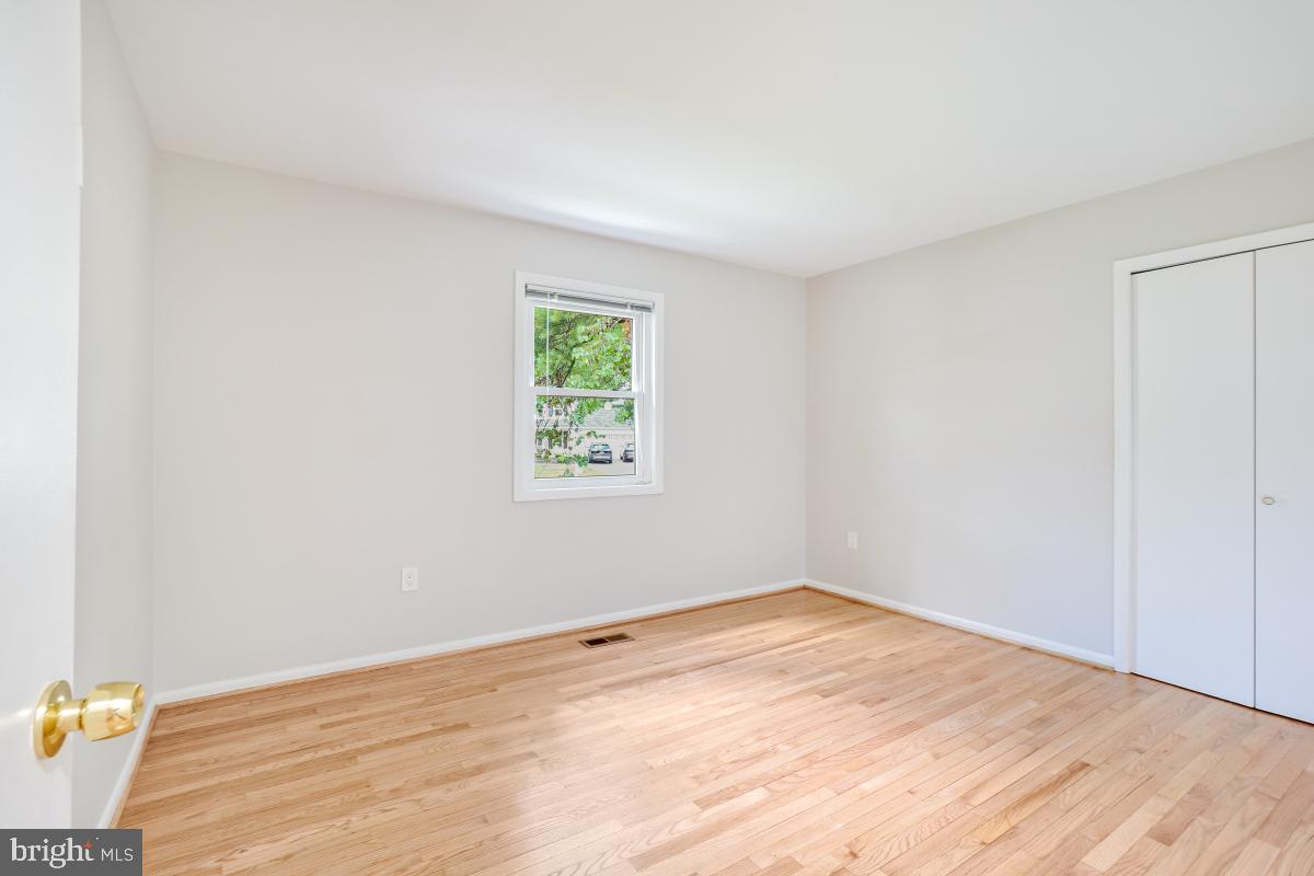 BROOKEVILLE KNOLLS - Residential