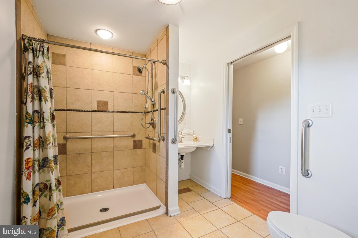 BROOKEVILLE KNOLLS - Residential