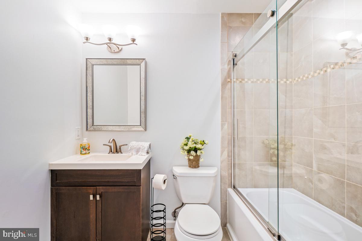 BROOKEVILLE KNOLLS - Residential