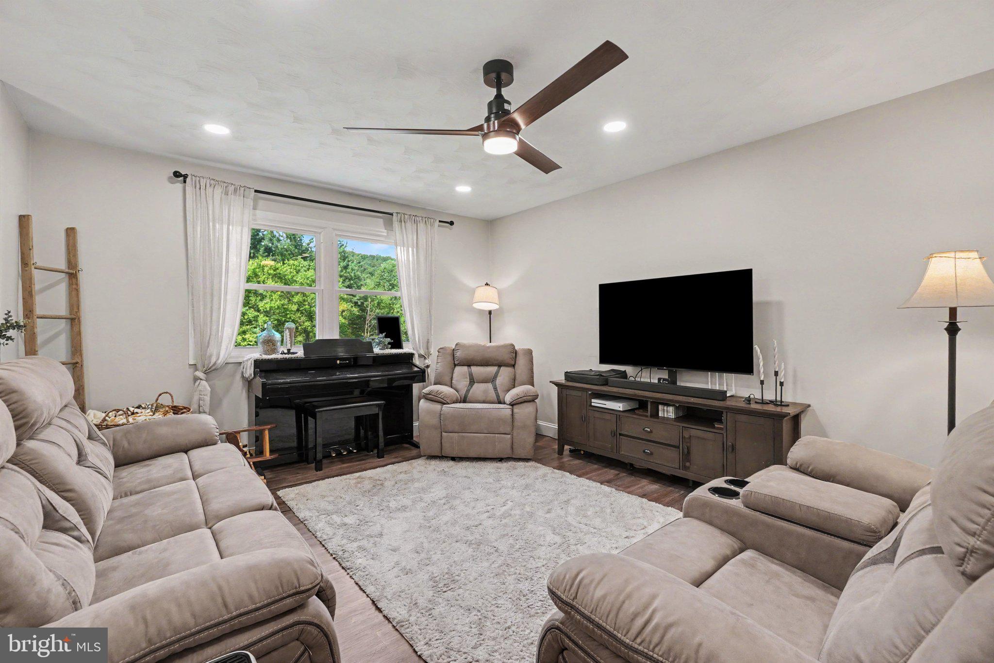 783 CLOUSER HOLLOW ROAD