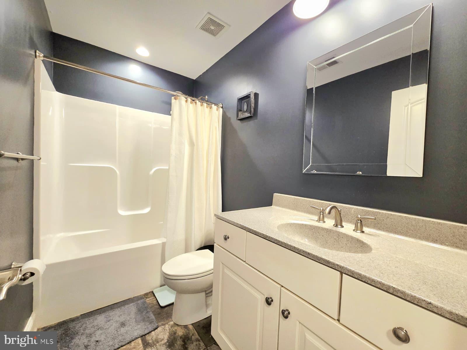 EMERALD HILLS ESTATES - Residential