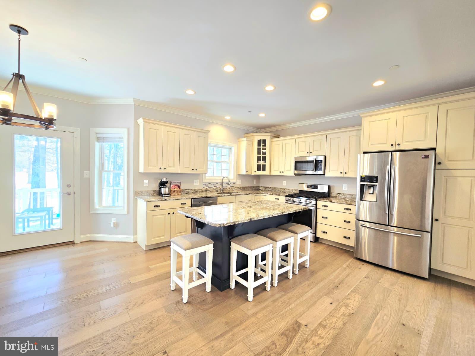 EMERALD HILLS ESTATES - Residential