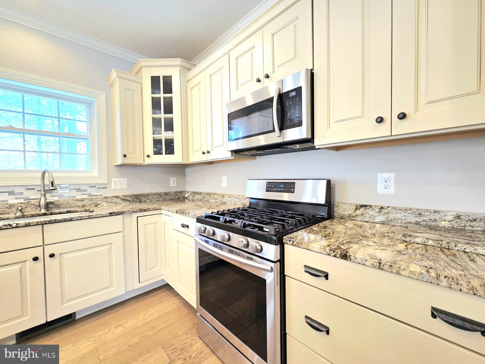 EMERALD HILLS ESTATES - Residential