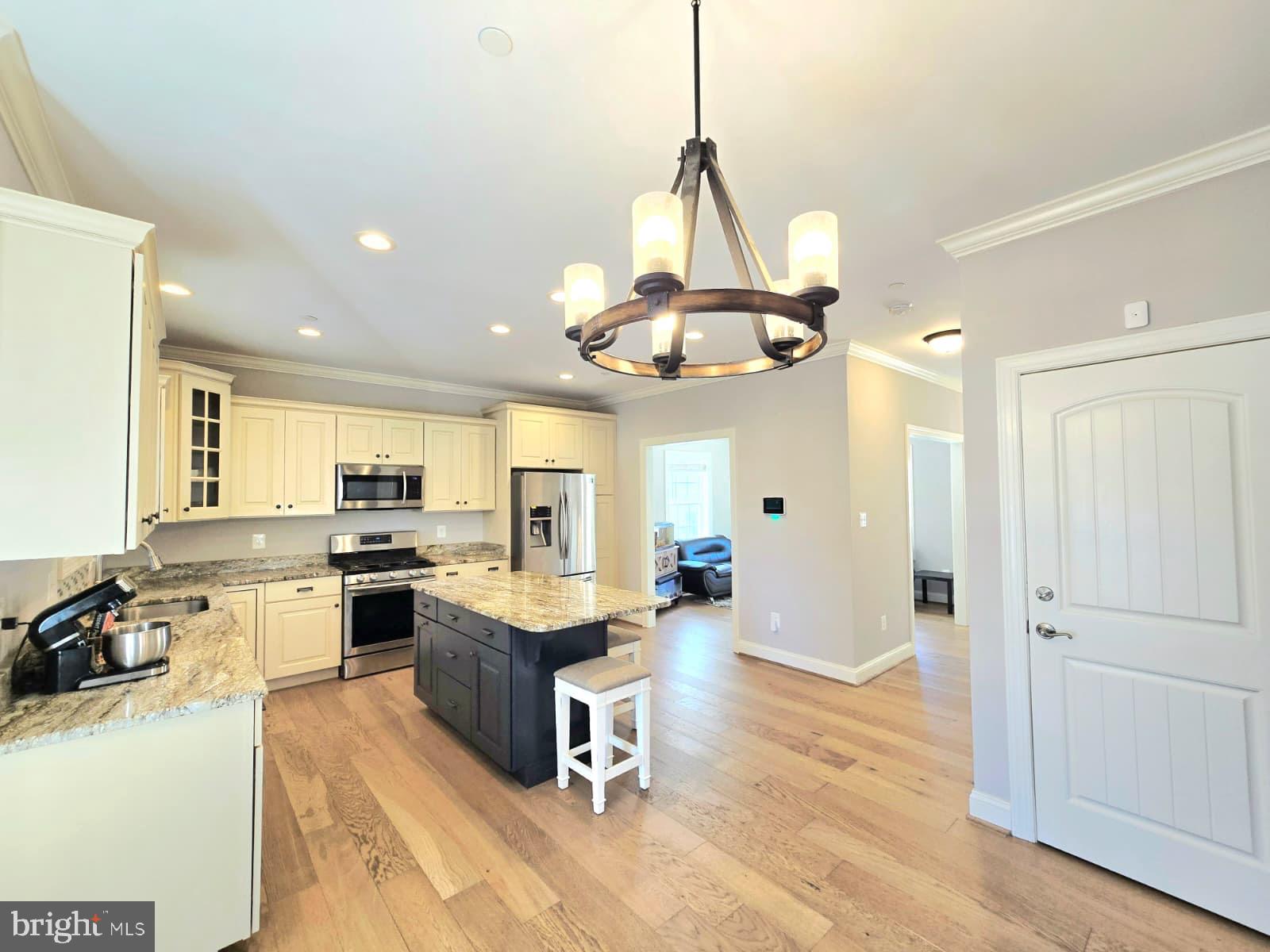 EMERALD HILLS ESTATES - Residential