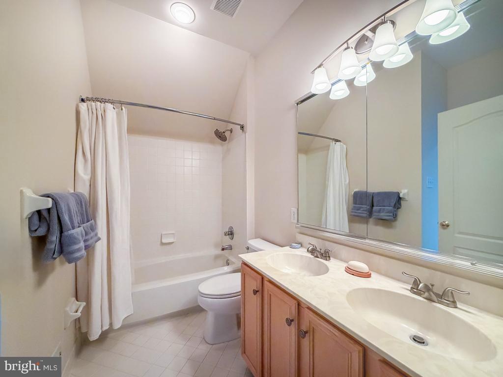 AFTON CHASE - Residential
