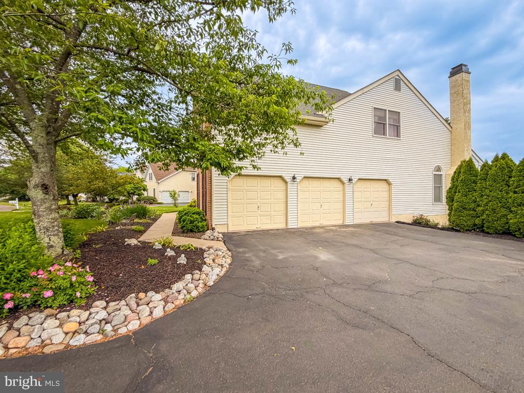 AFTON CHASE - Residential